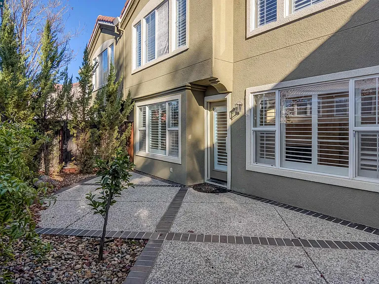 135 Coralflower Ln — Photo 13