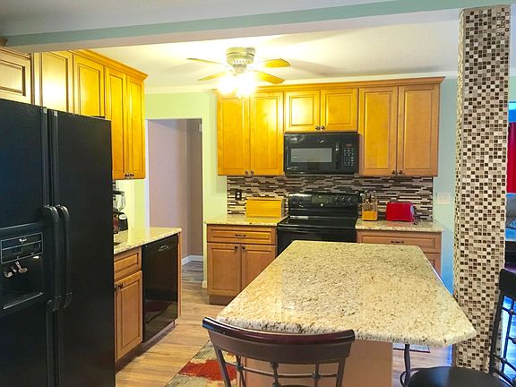 2nd image of 38250 Warwickshire Dr