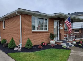 32 Saint Lucia Ln, Cheektowaga, NY 14225