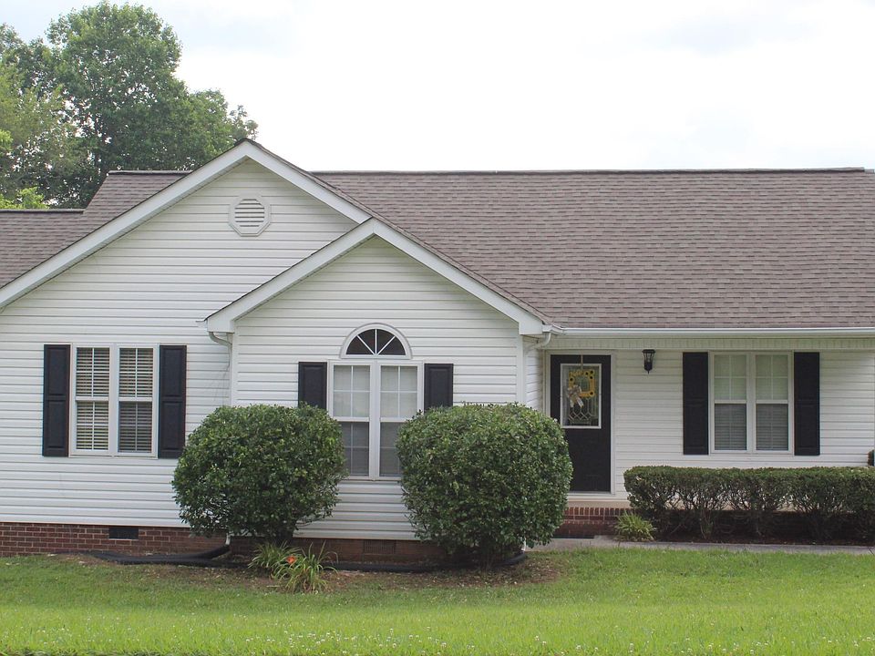1st image of 15 Creekview Dr