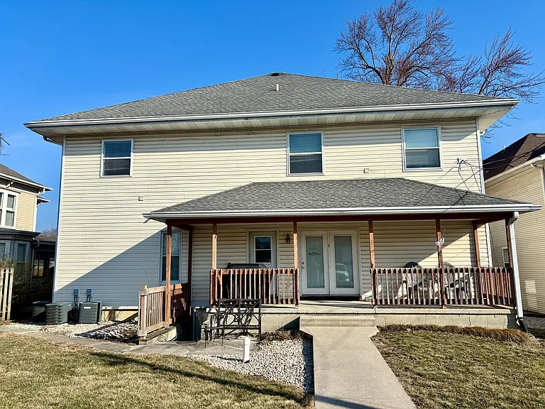 410 W Washington St — Photo 12
