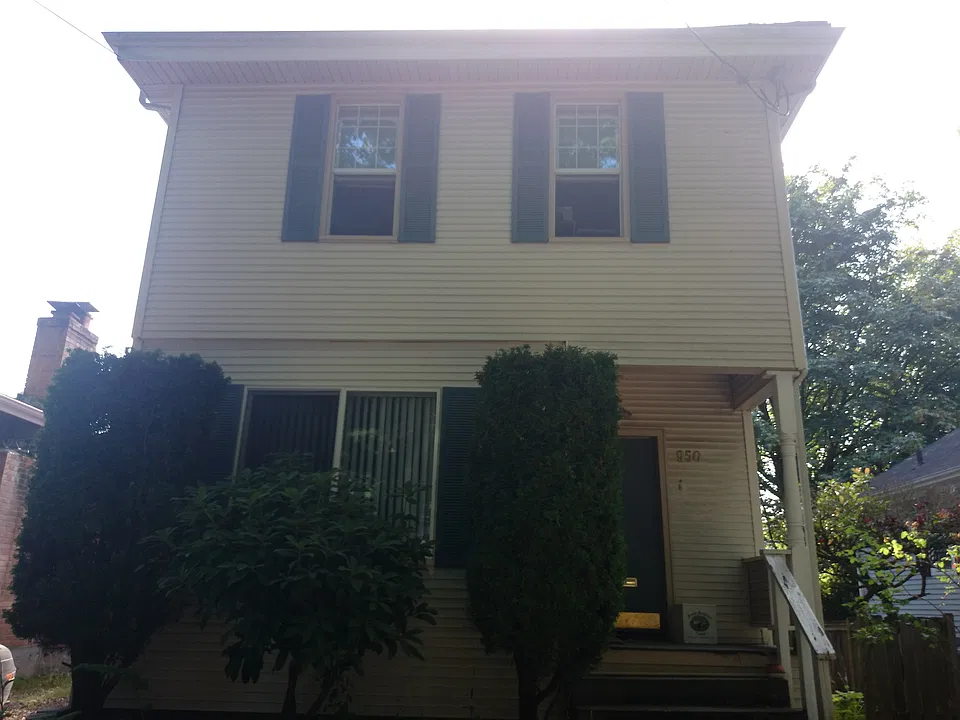 Building Photo 3