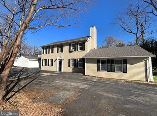 9301 Old Georgetown Rd, Bethesda, MD 20814