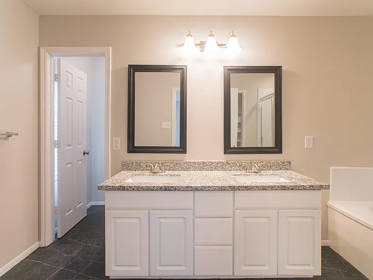 22519 Goss Spring Ct — Photo 35