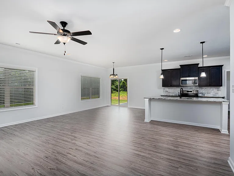 102 Sherwin Ave — Photo 6