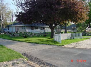 5971 Cooley Lake Rd, Waterford, MI 48327