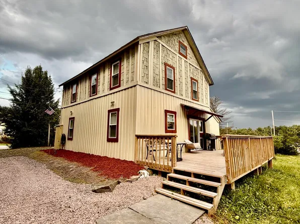 1443 Hamlin Hwy, Lake Ariel, PA 18436