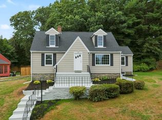 65 2nd Island Rd, Webster, MA 01570