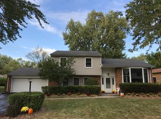 1316 E Gloria Dr, Palatine, IL 60074