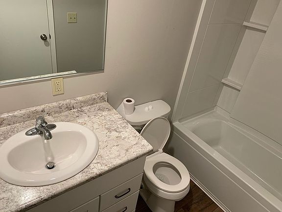 5th image of 1015 E 1st St #3