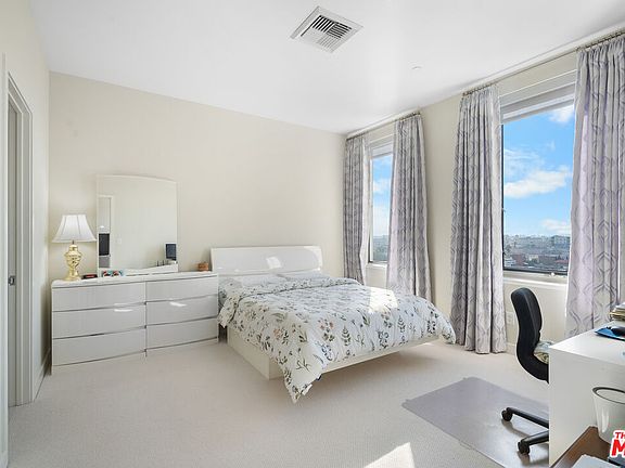 2nd image of 3810 Wilshire Blvd APT 712