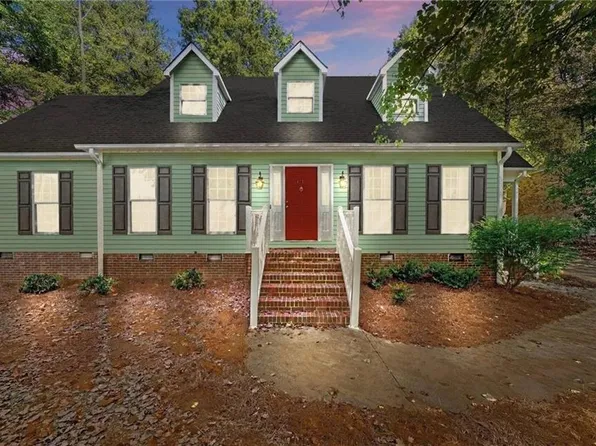 3214 W Cornwallis Dr, Greensboro, NC 27410