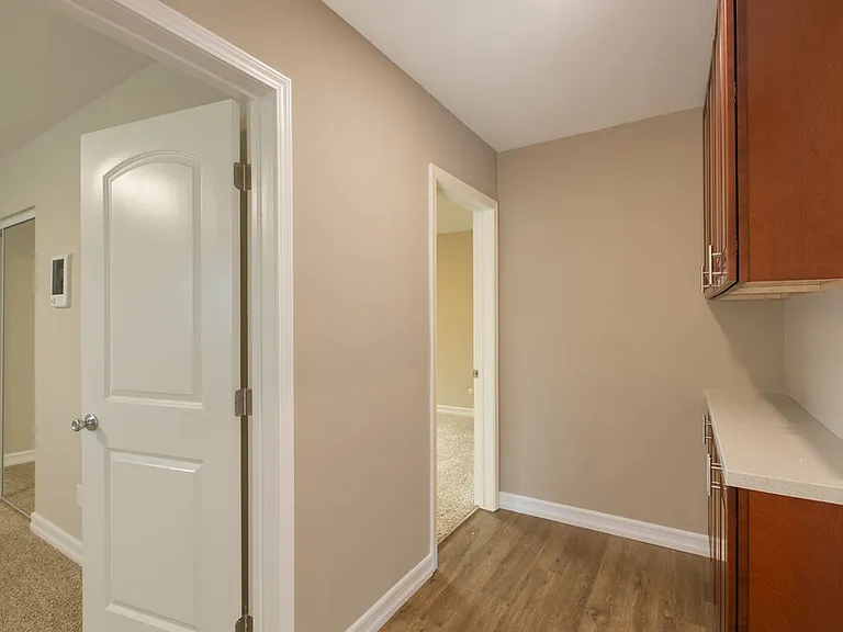 689 Tyrone St — Photo 11