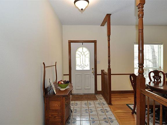 3rd image of 3318 Lakehaven Dr