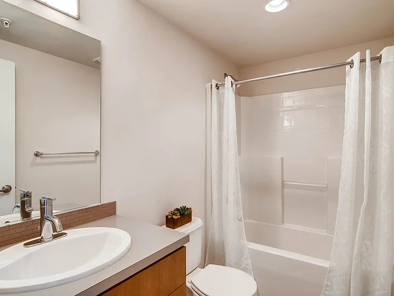 15209 NE 81st Way #105 — Photo 18