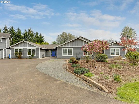 4th image of 525 SE 312th Ave