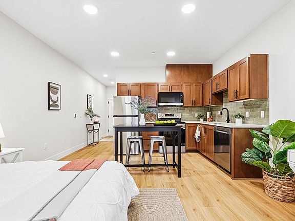 4th image of 4381 NE Prescott St #103