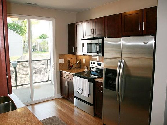 4th image of 463 Brown St #Janachmhv