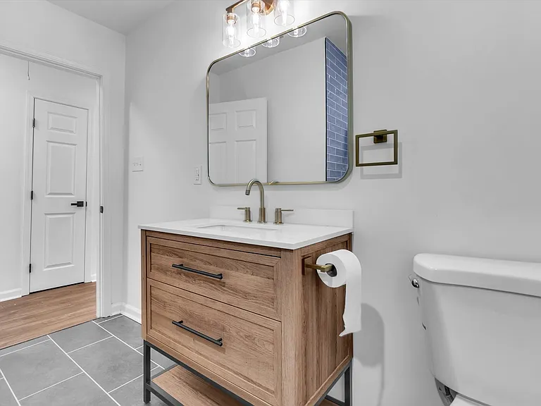 382 Josephine St — Photo 14