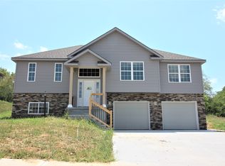 4006 Stacey Way Ct, Saint Joseph, MO 64505