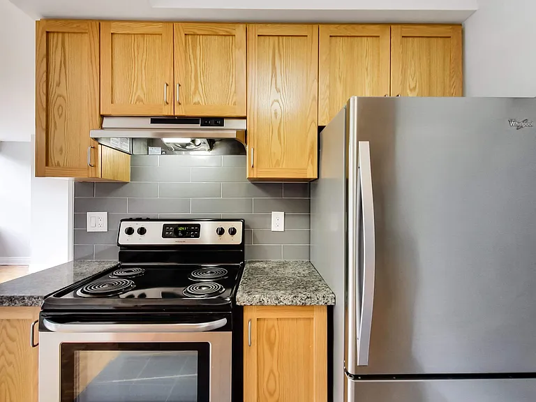 680 Roselawn Ave — Photo 132