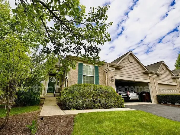 2568 Greenlefe Dr, Dayton, OH 45431