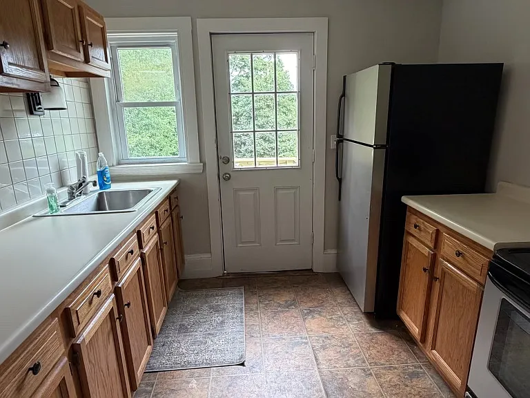 818 Main St #2 — Photo 4