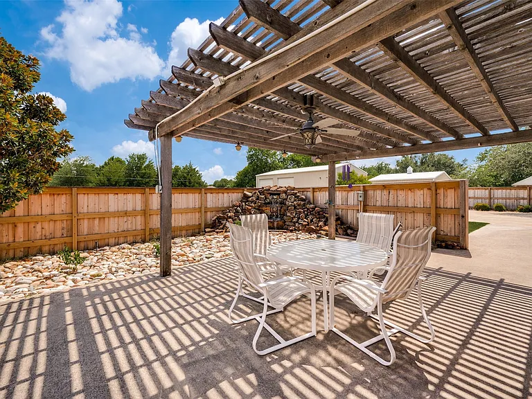 1249 Chandler Cir — Photo 20