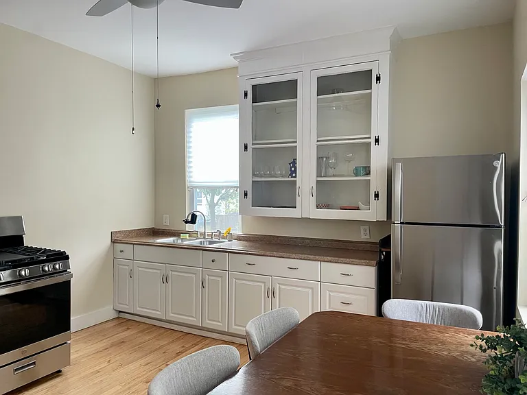 498 Washington St #1 — Photo 6