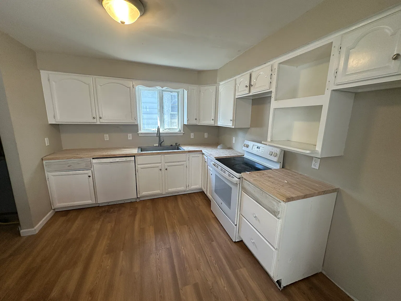 3 bed, 1260 sqft, $1,600 — Photo 4