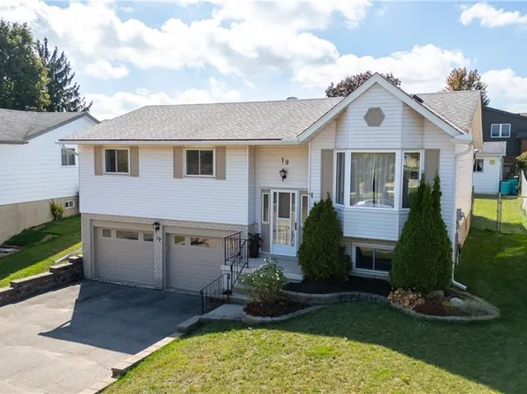 19 Kesselring Dr, Kitchener, ON N2E 2P3