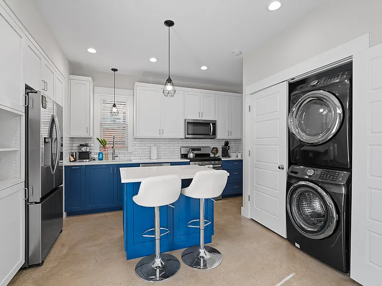1809 Chestnut Ave #106 — Photo 2