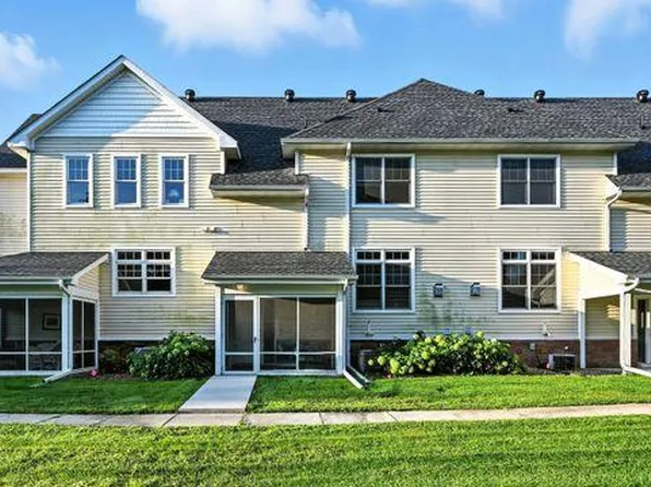 5760 Village Trl, Mound, MN 55364