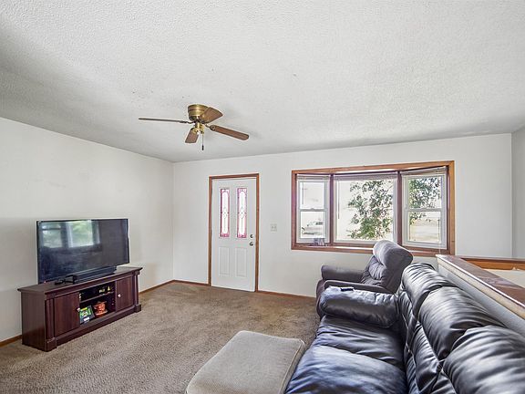3rd image of 313 4th St