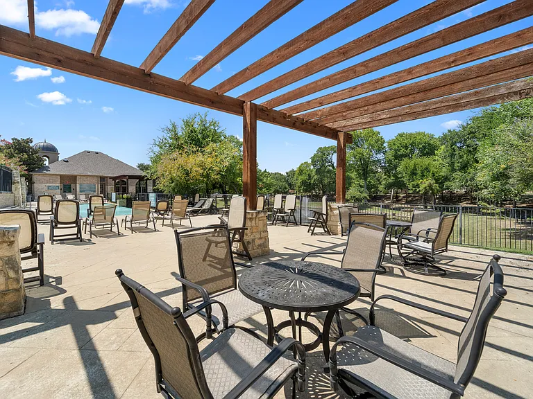 2952 Sheridan Dr — Photo 14