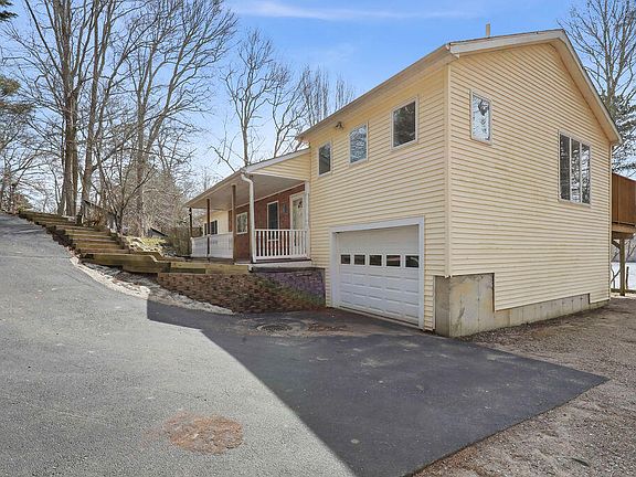 4th image of 75 Edgewater Road