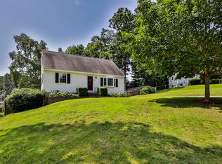 32 Woodfield St, Nashua, NH 03062