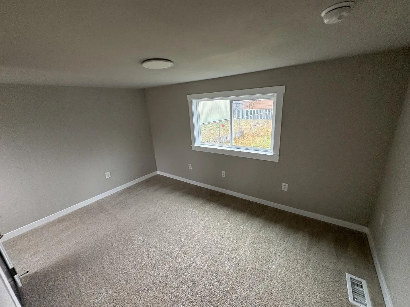 6015 North Monroe Street — Photo 4
