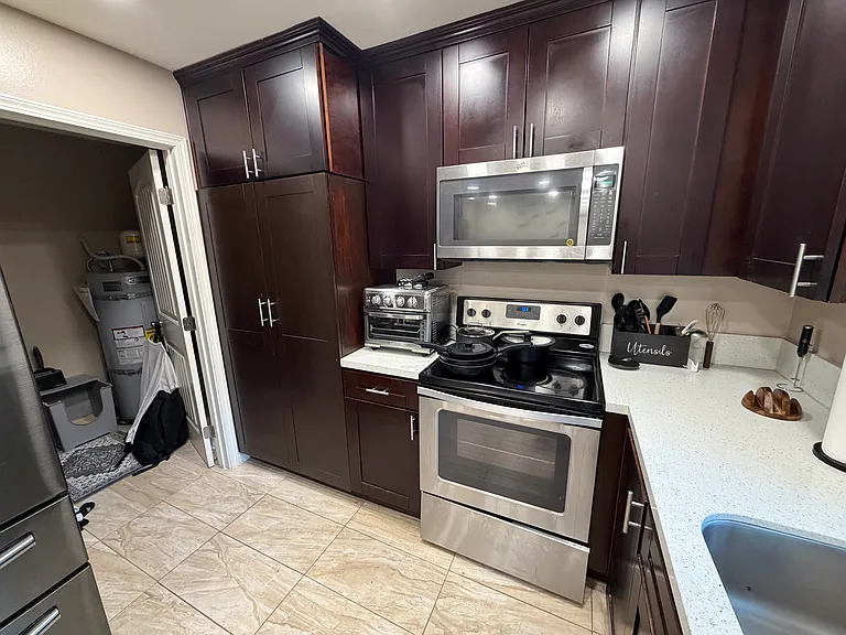 10561 Kerrigan Ct — Photo 7