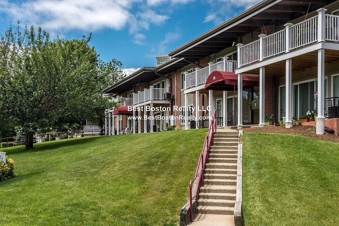 2 bed, 1.0 bath, $2,275 — Photo 2