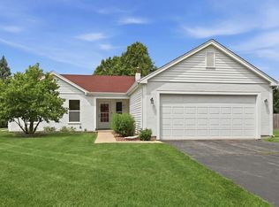 216 Magnolia Dr, North Aurora, IL 60542