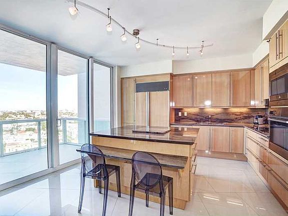 3rd image of 1000 S Pointe Dr APT 1704