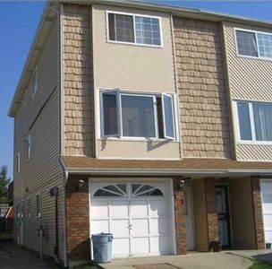 151 Amity Pl, Staten Island, NY, 10303