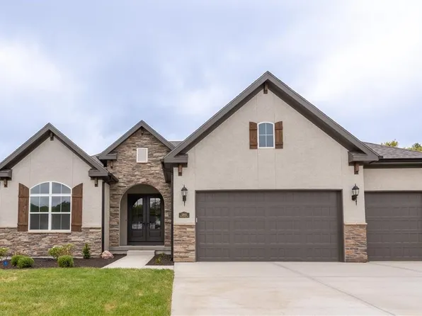 12600 NW Bittersweet Dr, Platte City, MO 64079