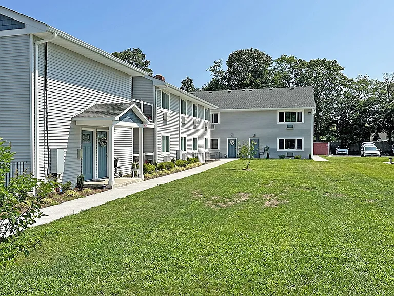 Brookwood at Sayville — Photo 13