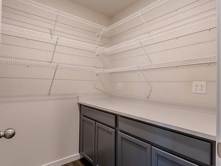 8172 Goldenray Pl — Photo 6