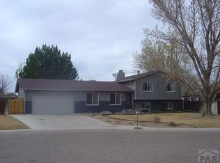 6 Paladin Ct, Pueblo, CO 81008
