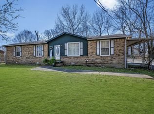 156 Ravenwood Cir, Dickson, TN 37055