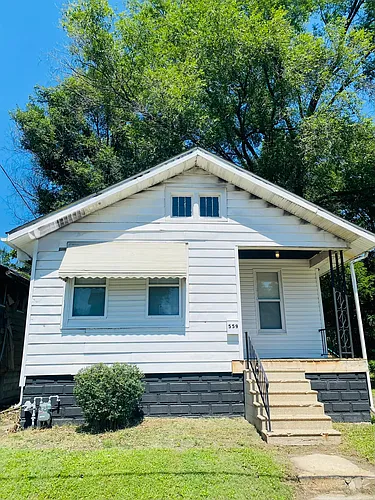 559 Alexander Pl Photo 1