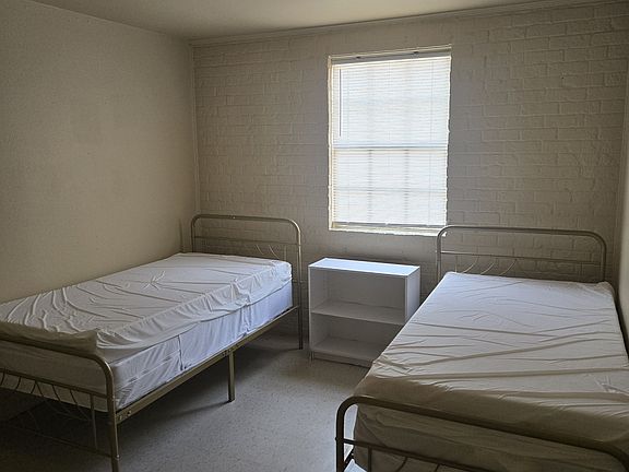 5th image of 2426 Convention St #110